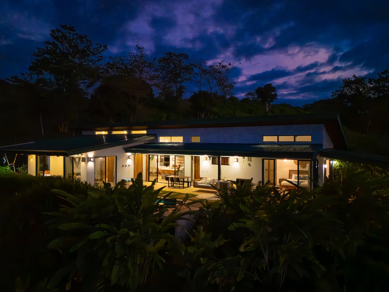 Contemporary Home and Guest House, Ojochal, Puntarenas