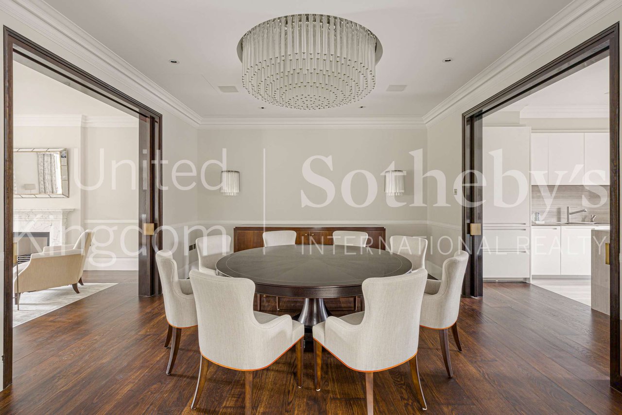 Eaton Square Penthouse 