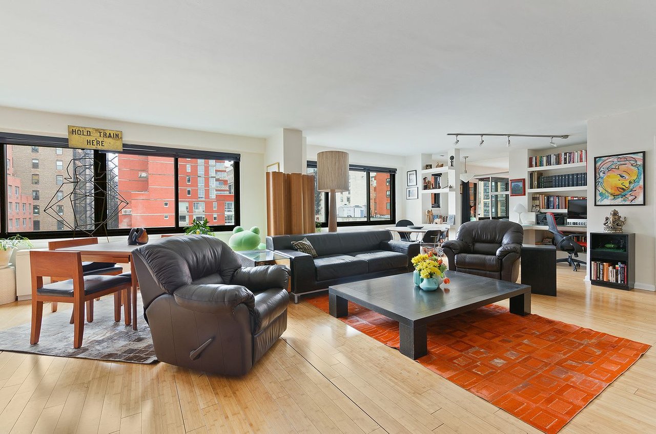 201 W 21st St, #10CDE