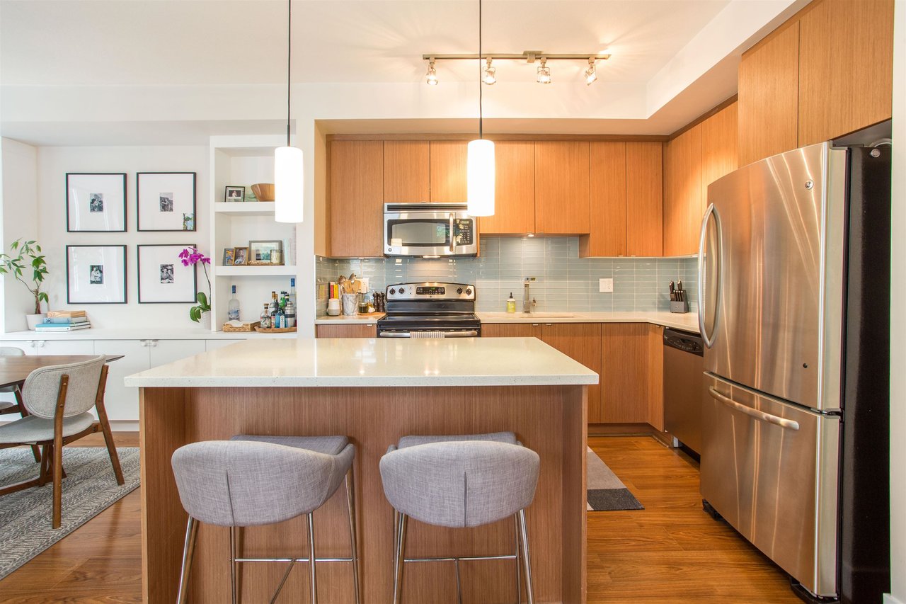 124-735 W 15th St