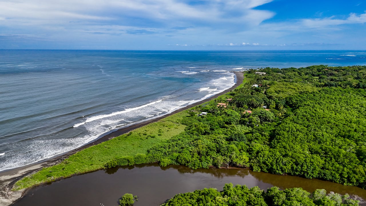 Titled Beachfront Development Lot, Tamarindo, Guanacaste