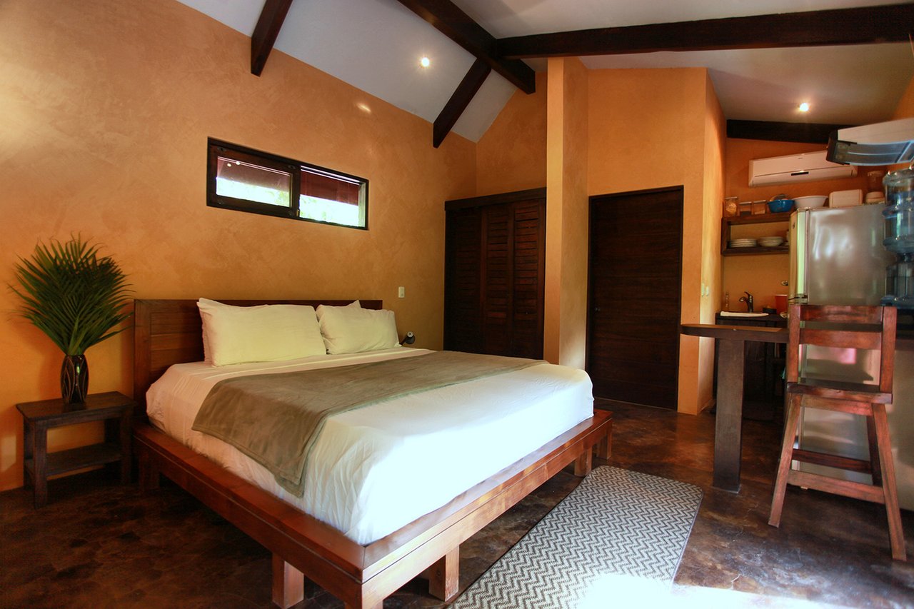 Pool Home Near Surf Break, Santa Teresa, Puntarenas