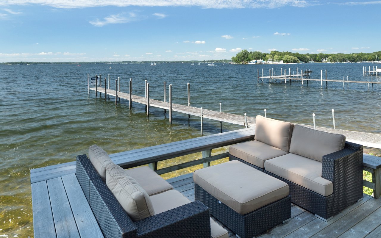 19780 Lakeview Ave | Deephaven
