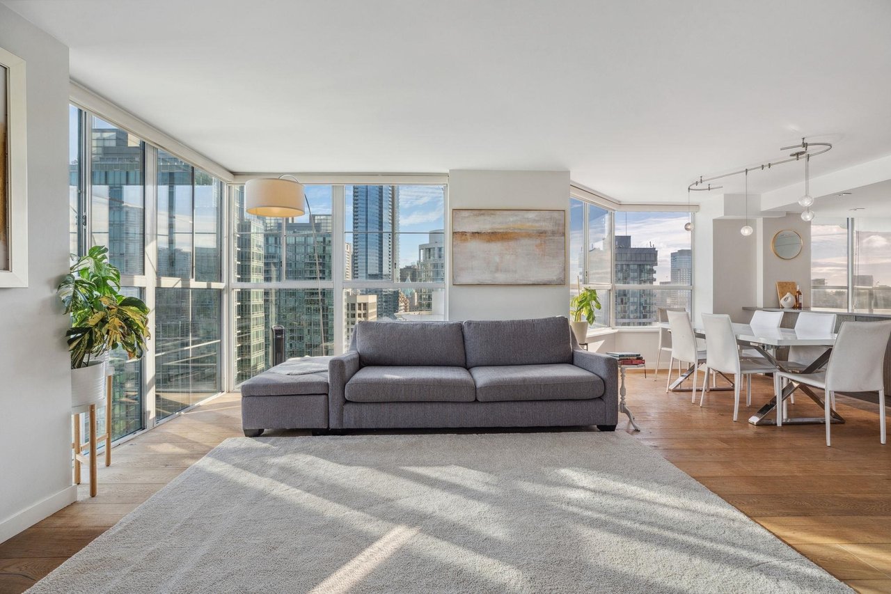 2702-717 Jervis St