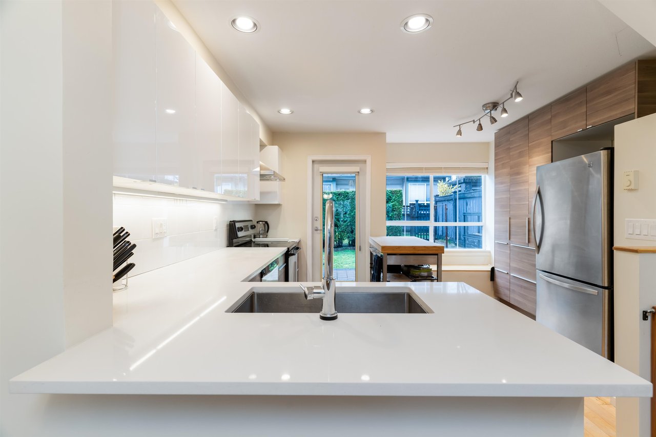 7469 Magnolia Terrace