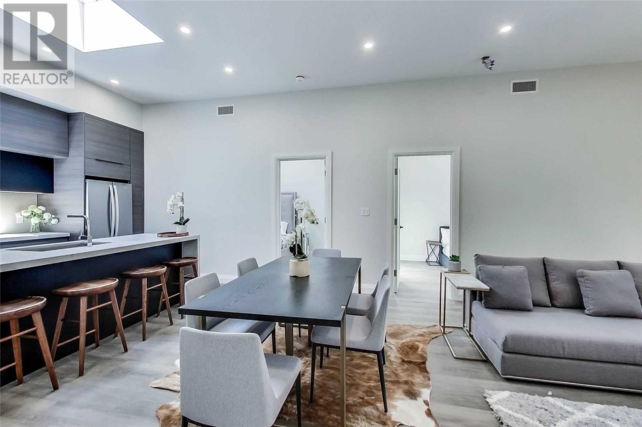 2896 Dundas St W, #2