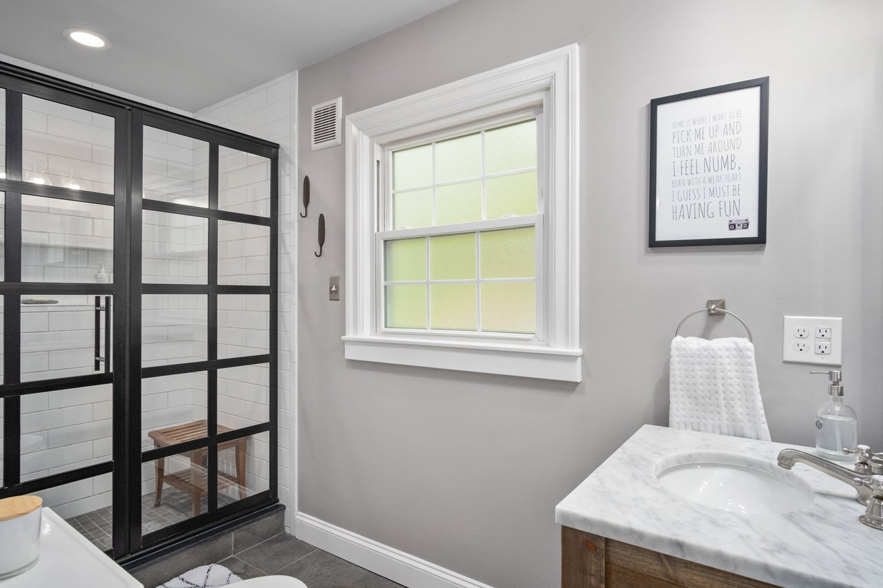 Cute-As-Can-Be in Kirkwood