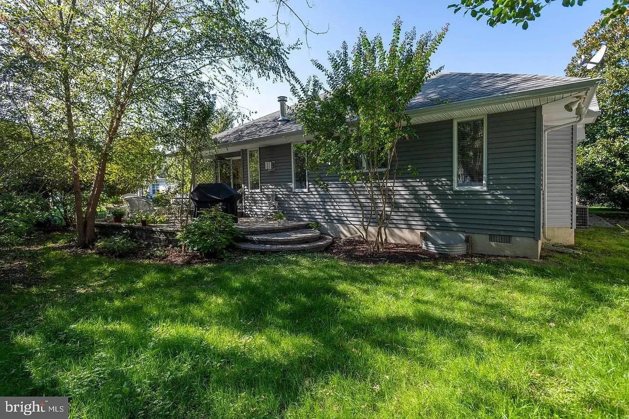 110 W Marengo St