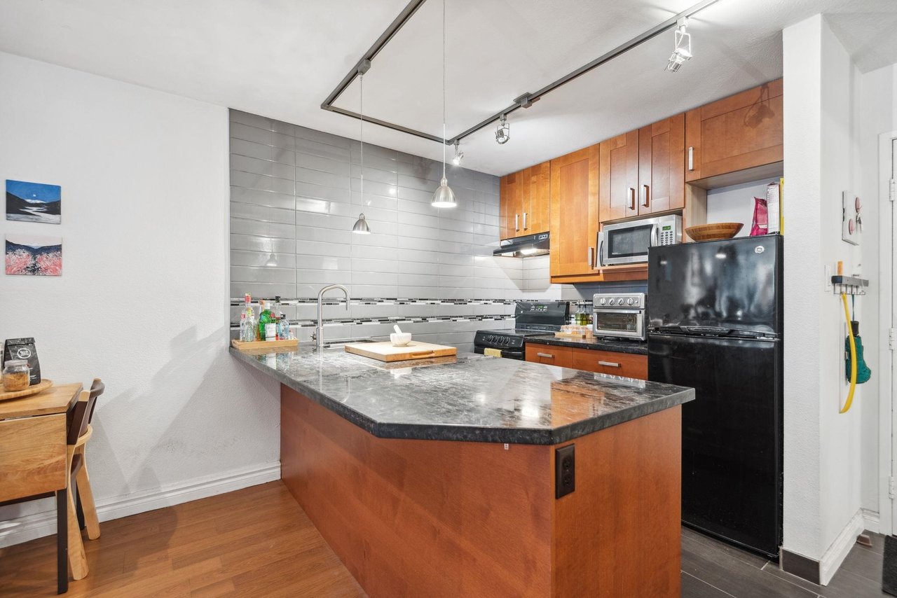 615-1330 Burrard St