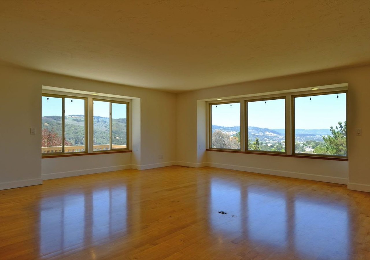 23730 Spectacular Bid Ln