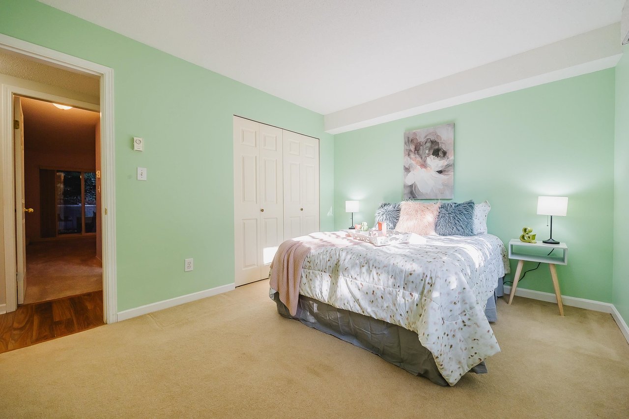 16-270 Casey St