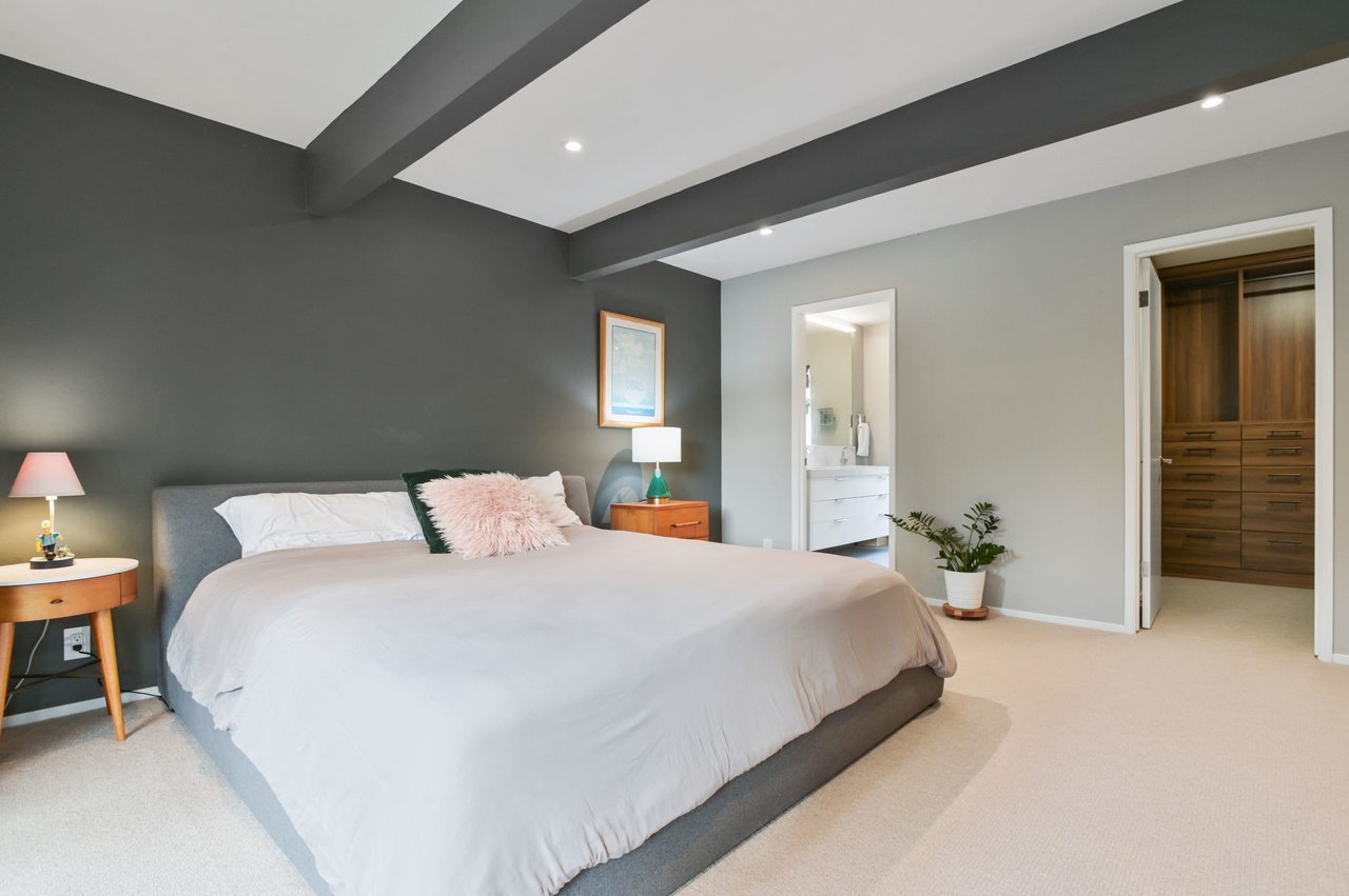 33 Bonnie Brae Dr