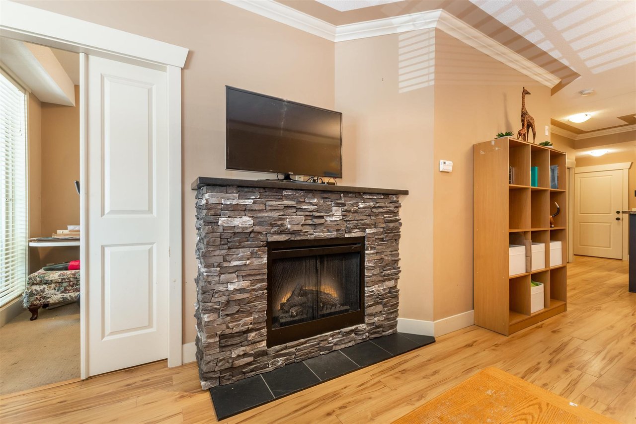 106-45893 Chesterfield Ave