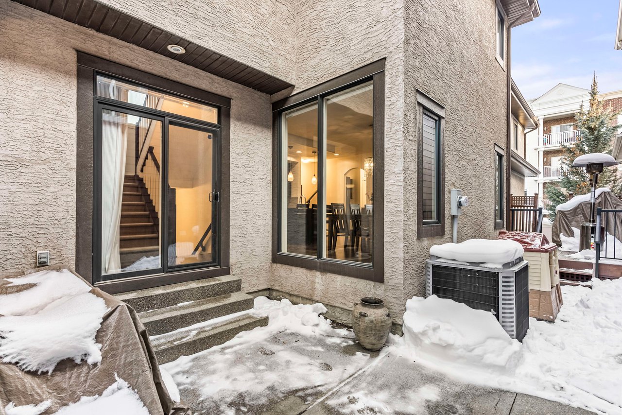 19 Tom Hoppe Mews SW