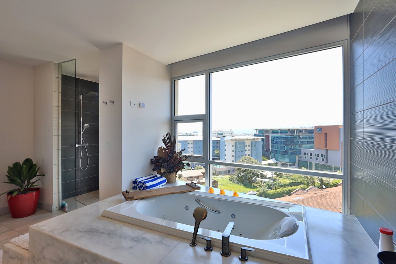 Modern Central Park Residence, Escazu, San Jose