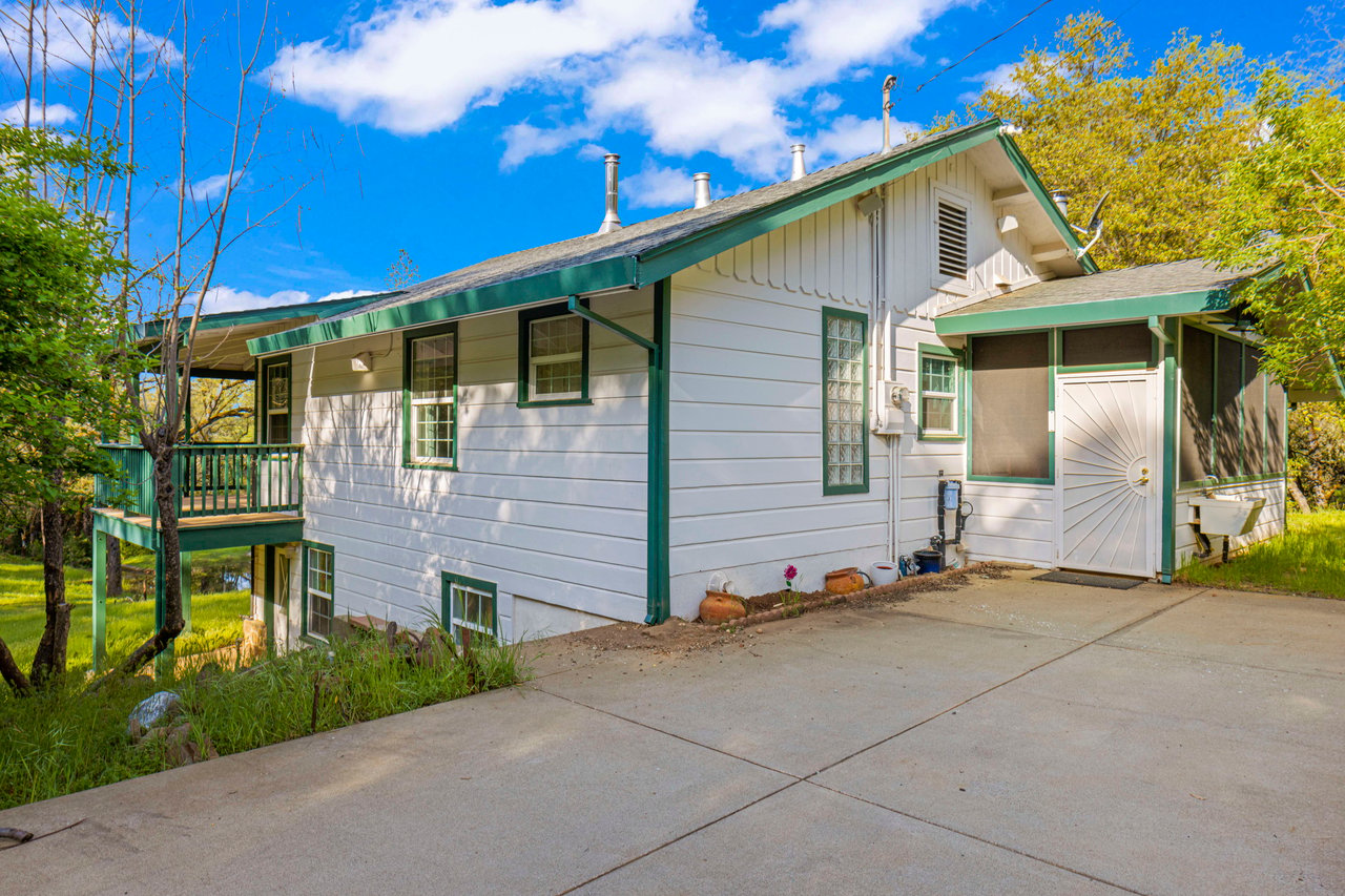 3361 Cedar Creek Rd