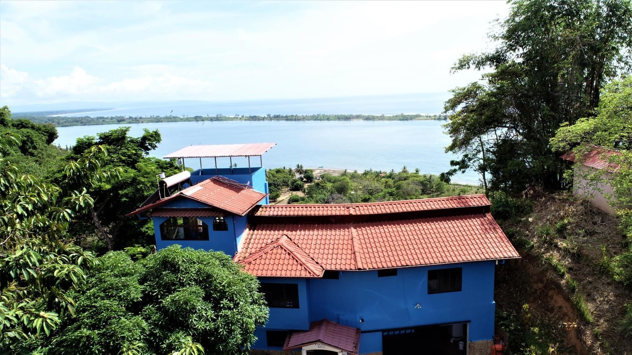 Iconic Eco-lodge With Outstanding Ocean, Sunset, and Mountain Views