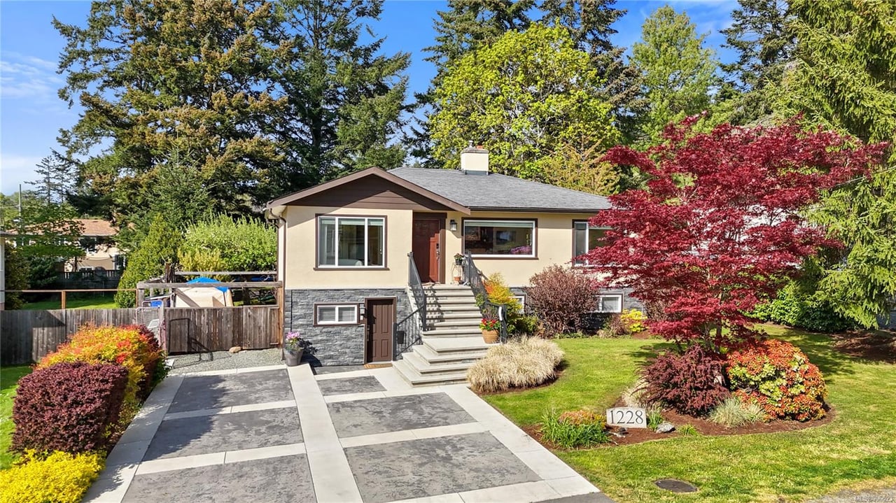 1228 Pearce Cres