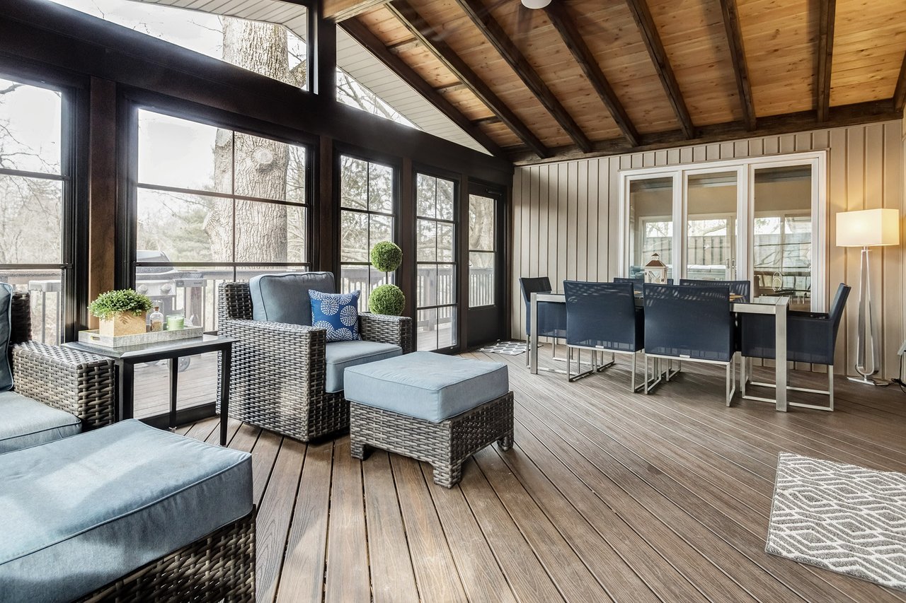 Sophisticated & Stylish in Charming Ladue