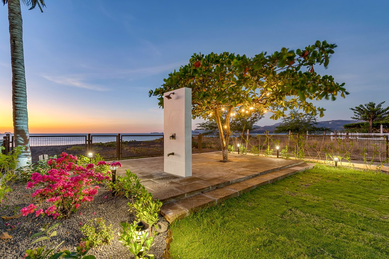 Villa Ballena | Sleek and Modern Beach House in Costa Rica