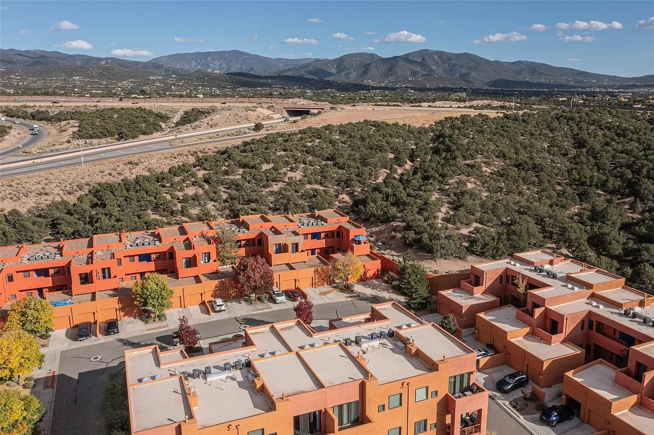 604 Avenida Villa Hermosa #201
