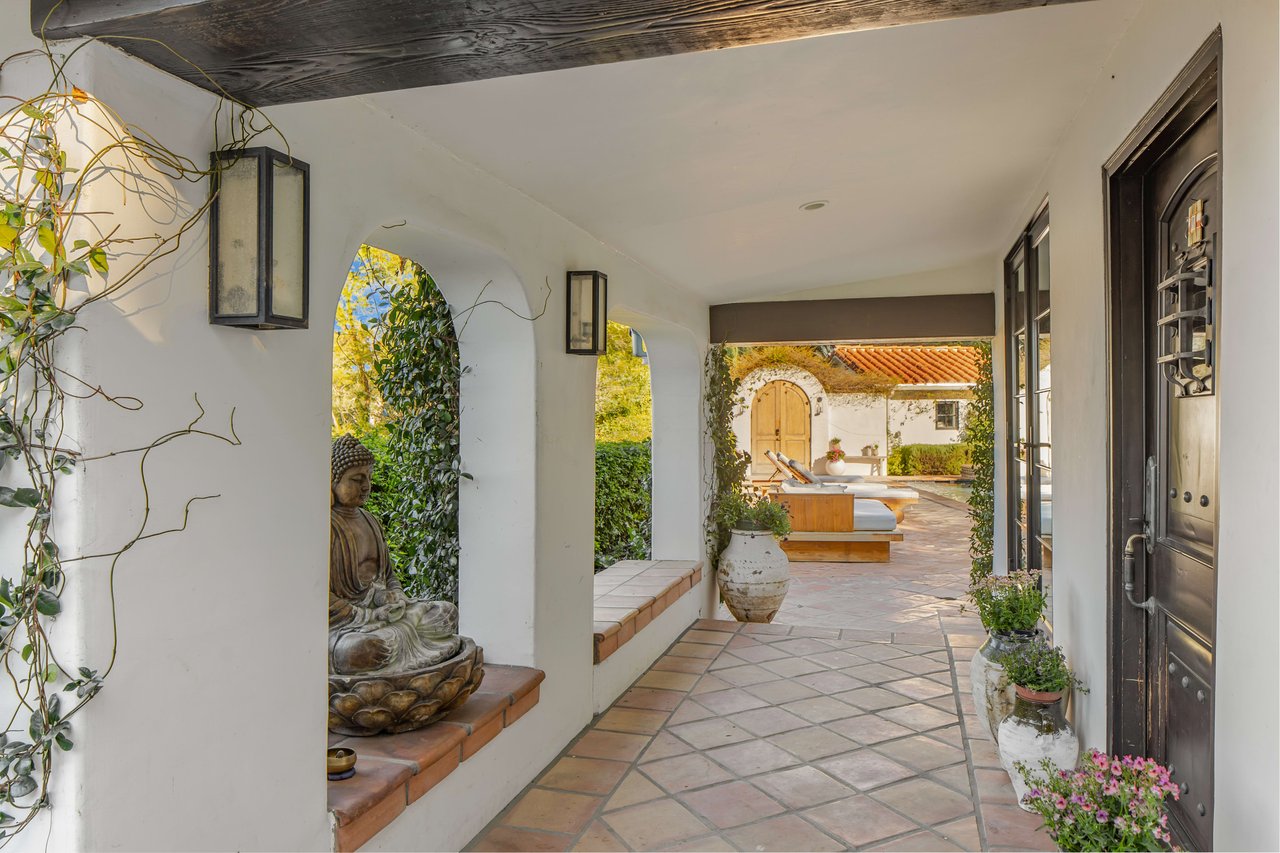 3646 Sunswept Dr, Studio City