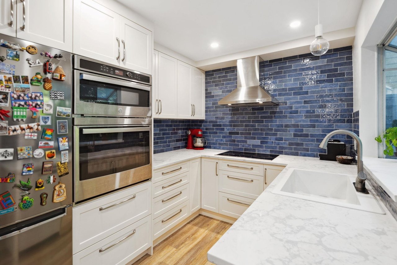 2922 Mt Seymour Pkwy