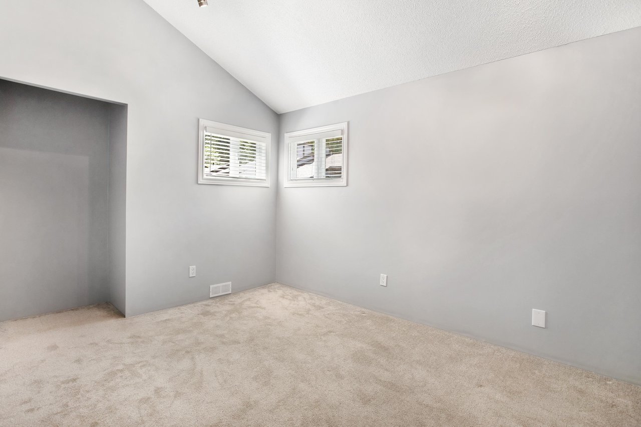 1991 Cedar Village Cres