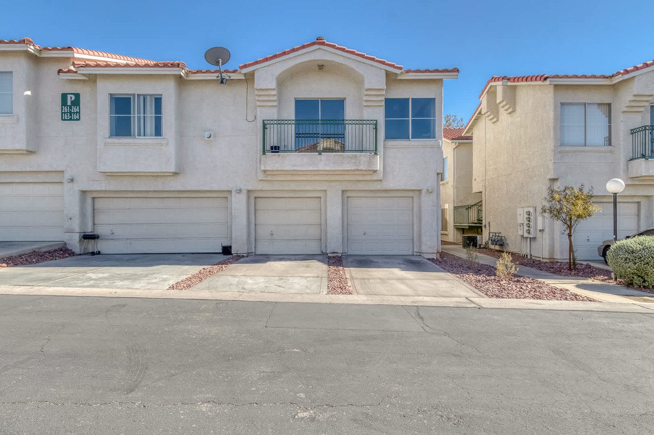 6201 Lake Mead