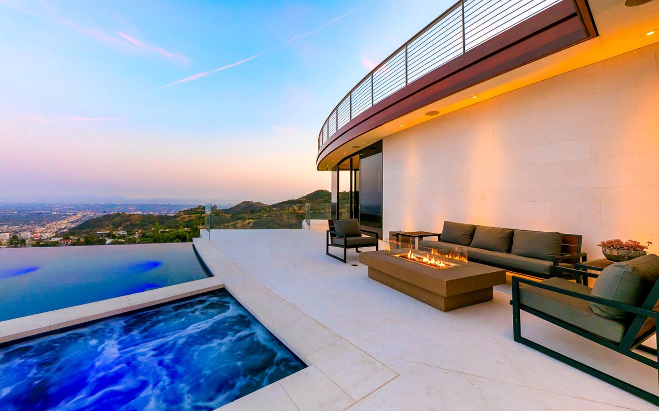 Hollywood Lodge - Hollywood Hills