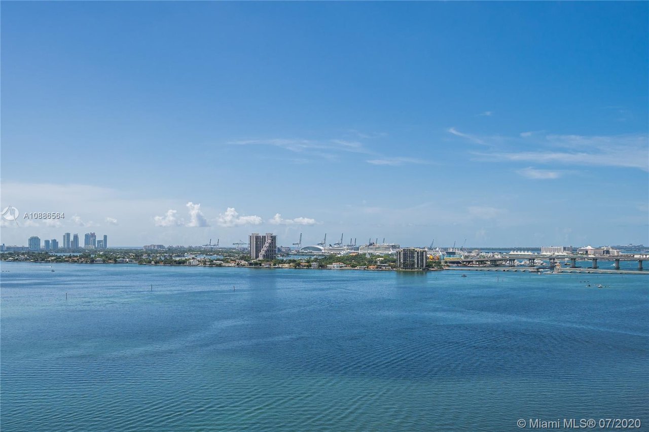 Onyx on the Bay