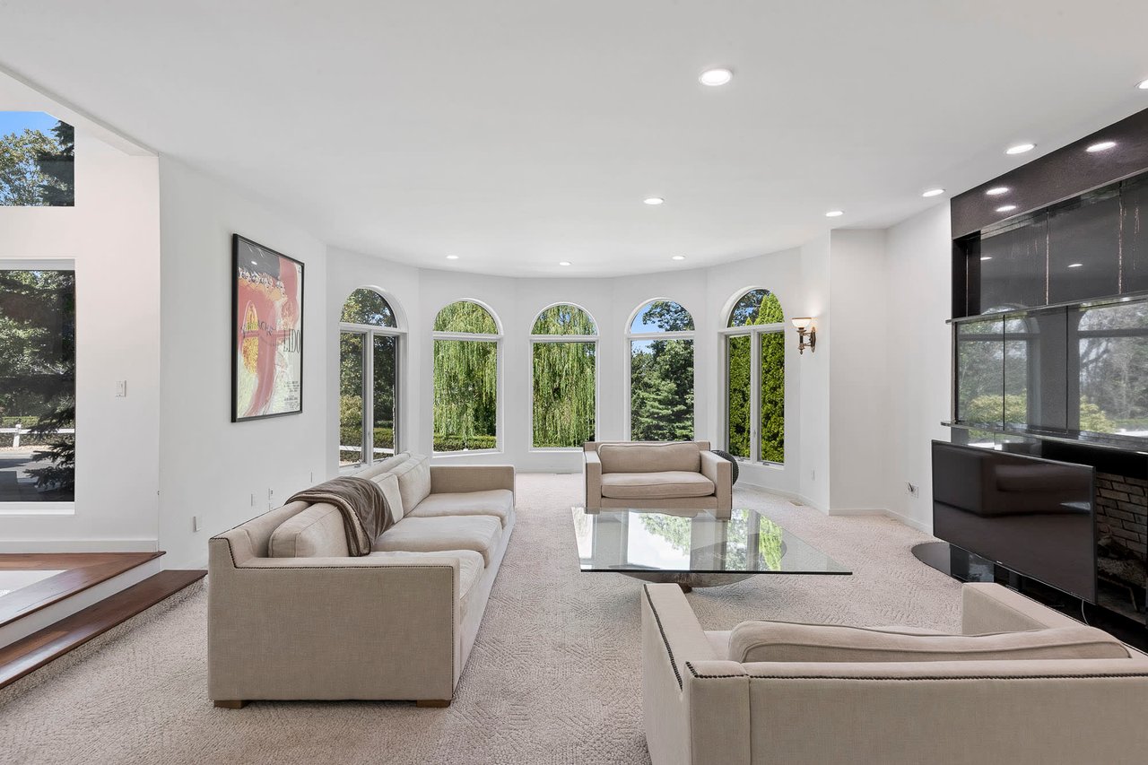 14 E Hill Ct, Cresskill