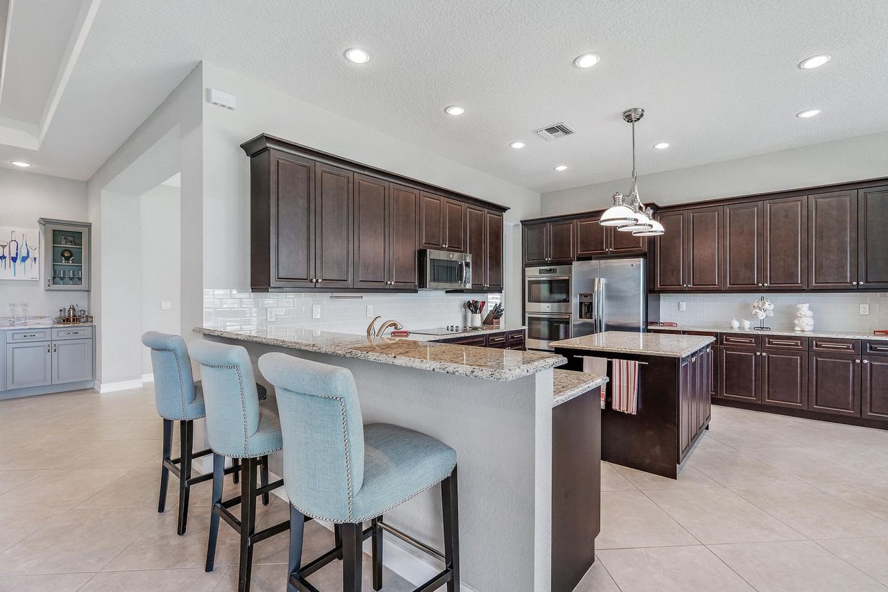 7754 Maywood Crest Dr