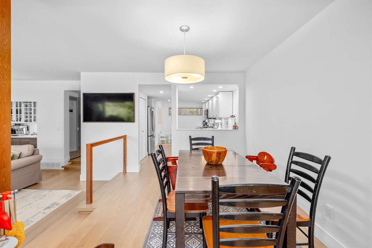 9-4957 Marine Dr