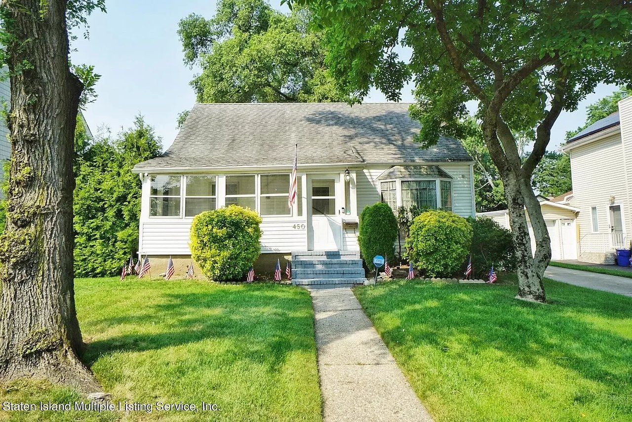 450 Corbin Ave