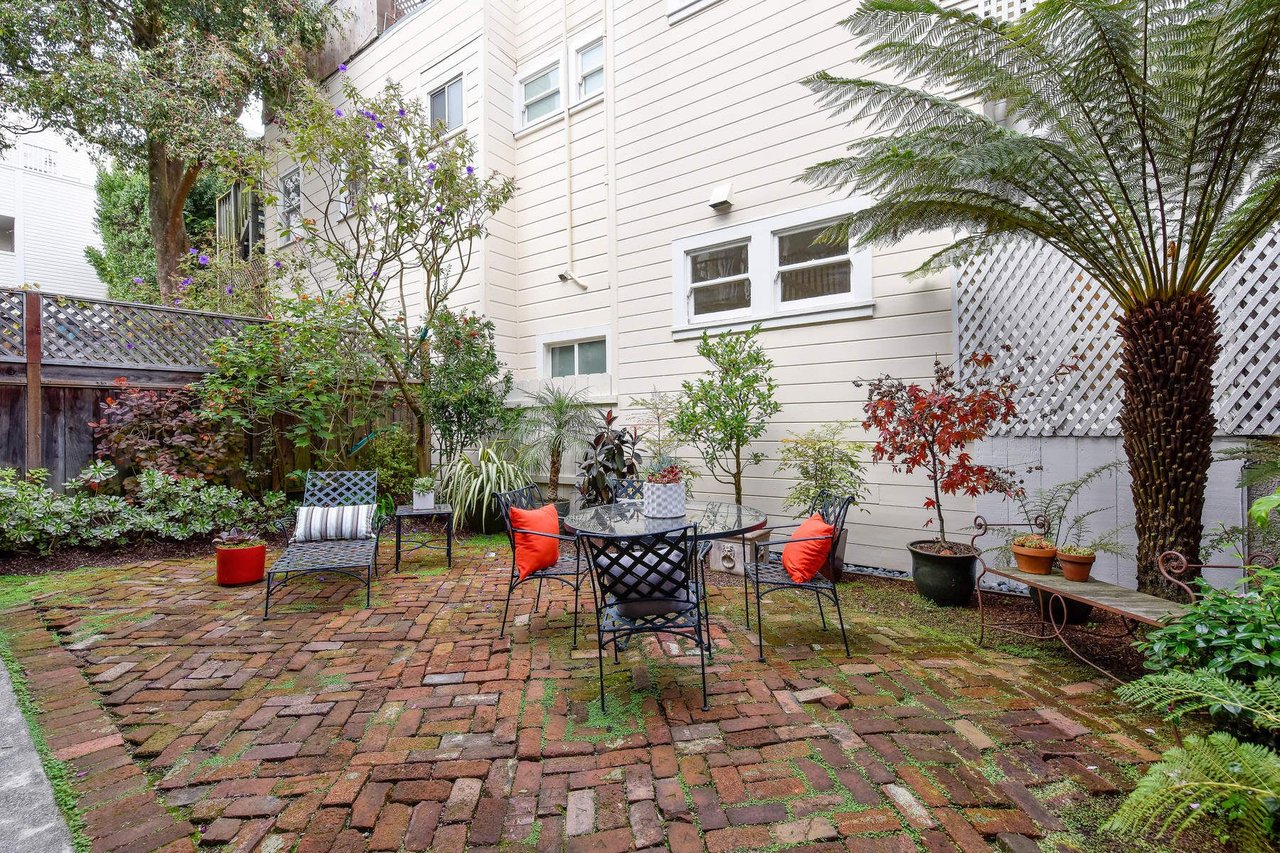Wonderful Edwardian Style Condominium