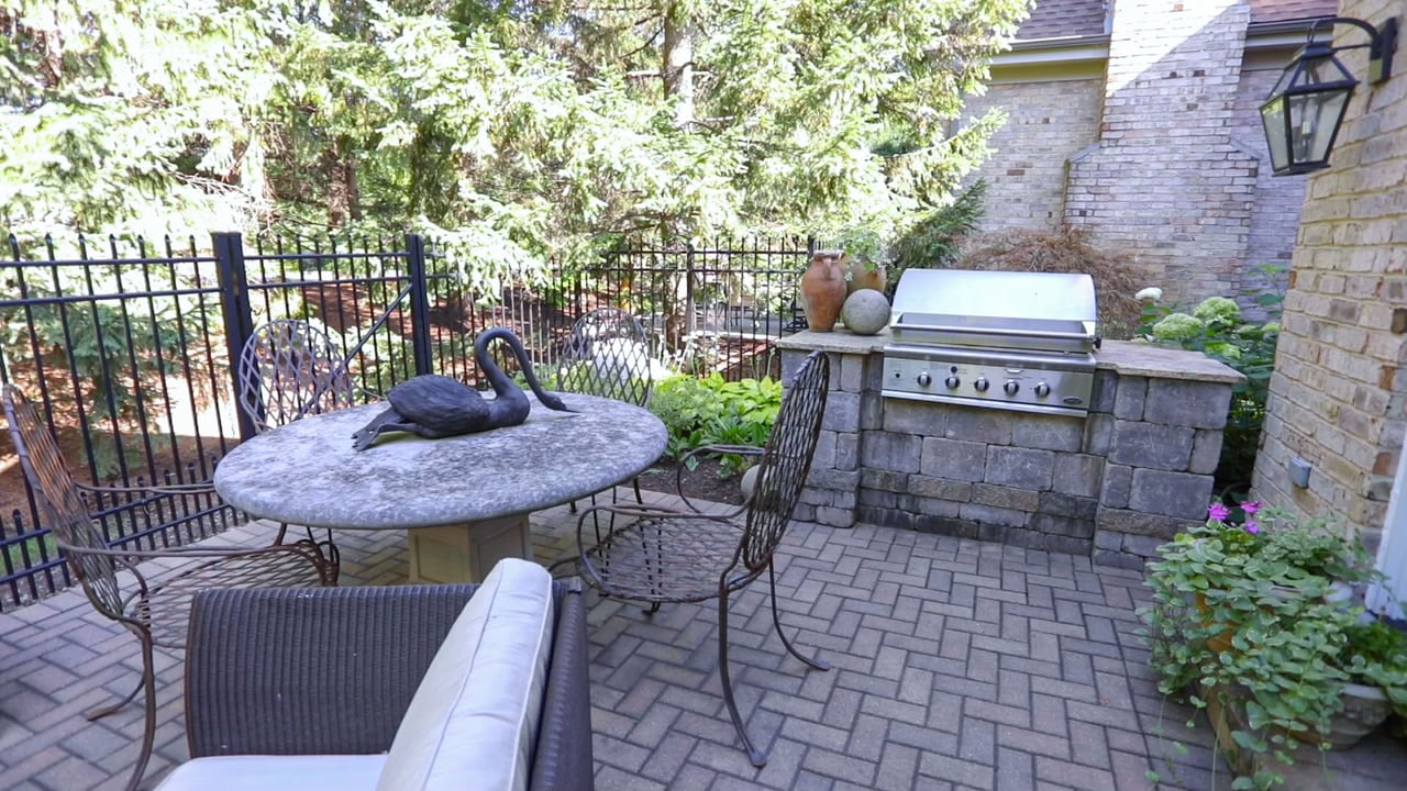1 Tartan Ridge Rd