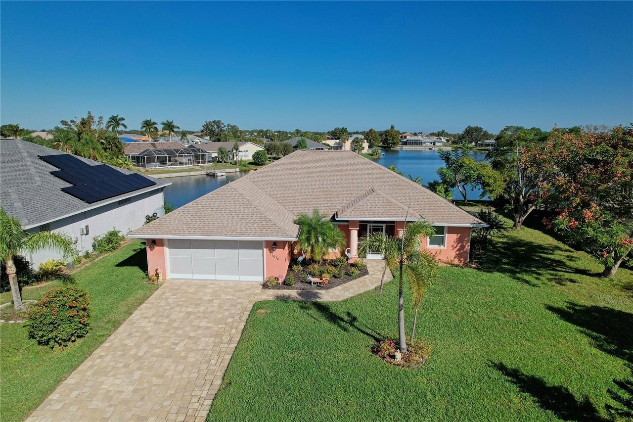 🌅🚤JUST LISTED🚤🌅 11614 SW Courtly Manor Dr, Lake Suzy, FL 34269