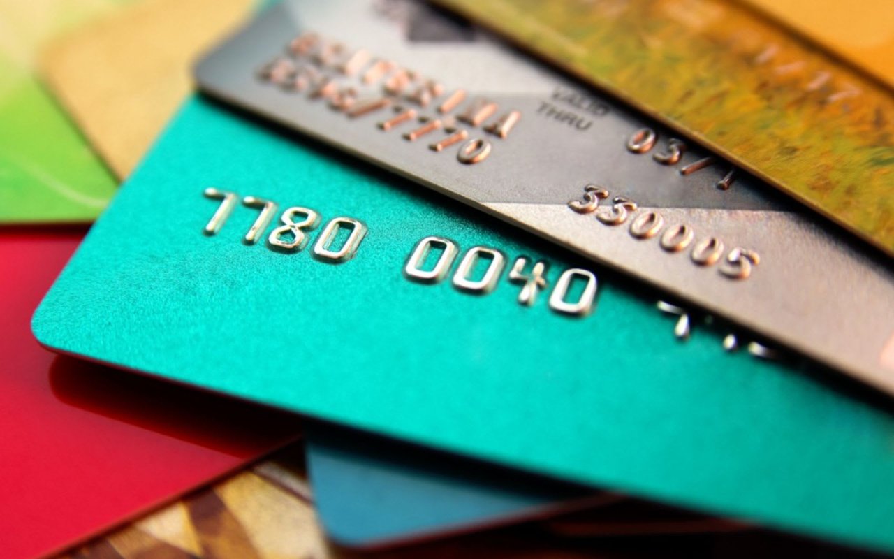 How to Get a Credit Card With No Annual Fees