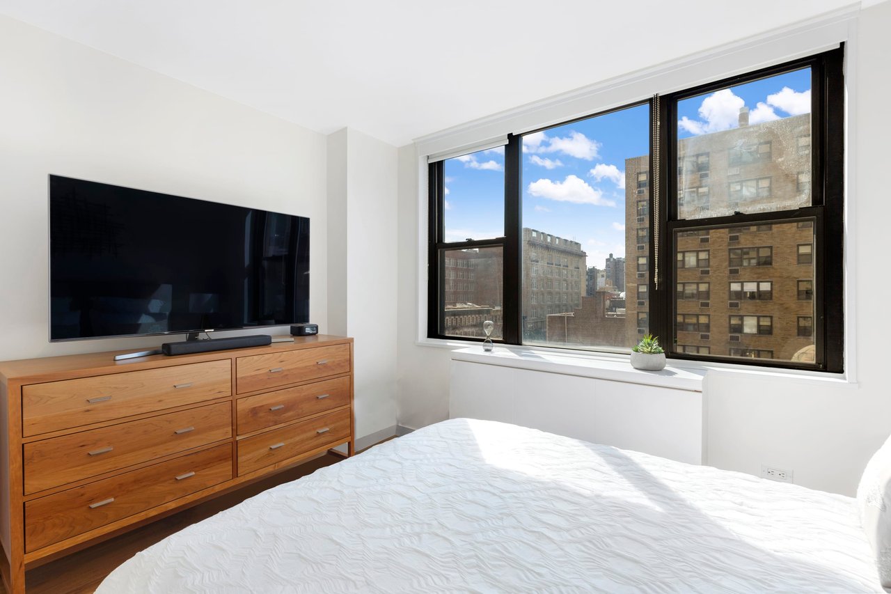 201 East 17th Street, 9F