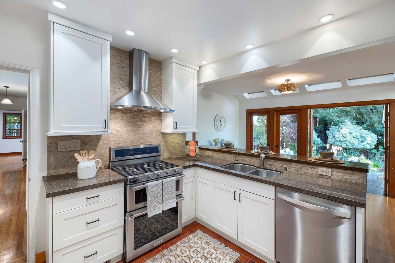 10 Ardmore Road, Larkspur