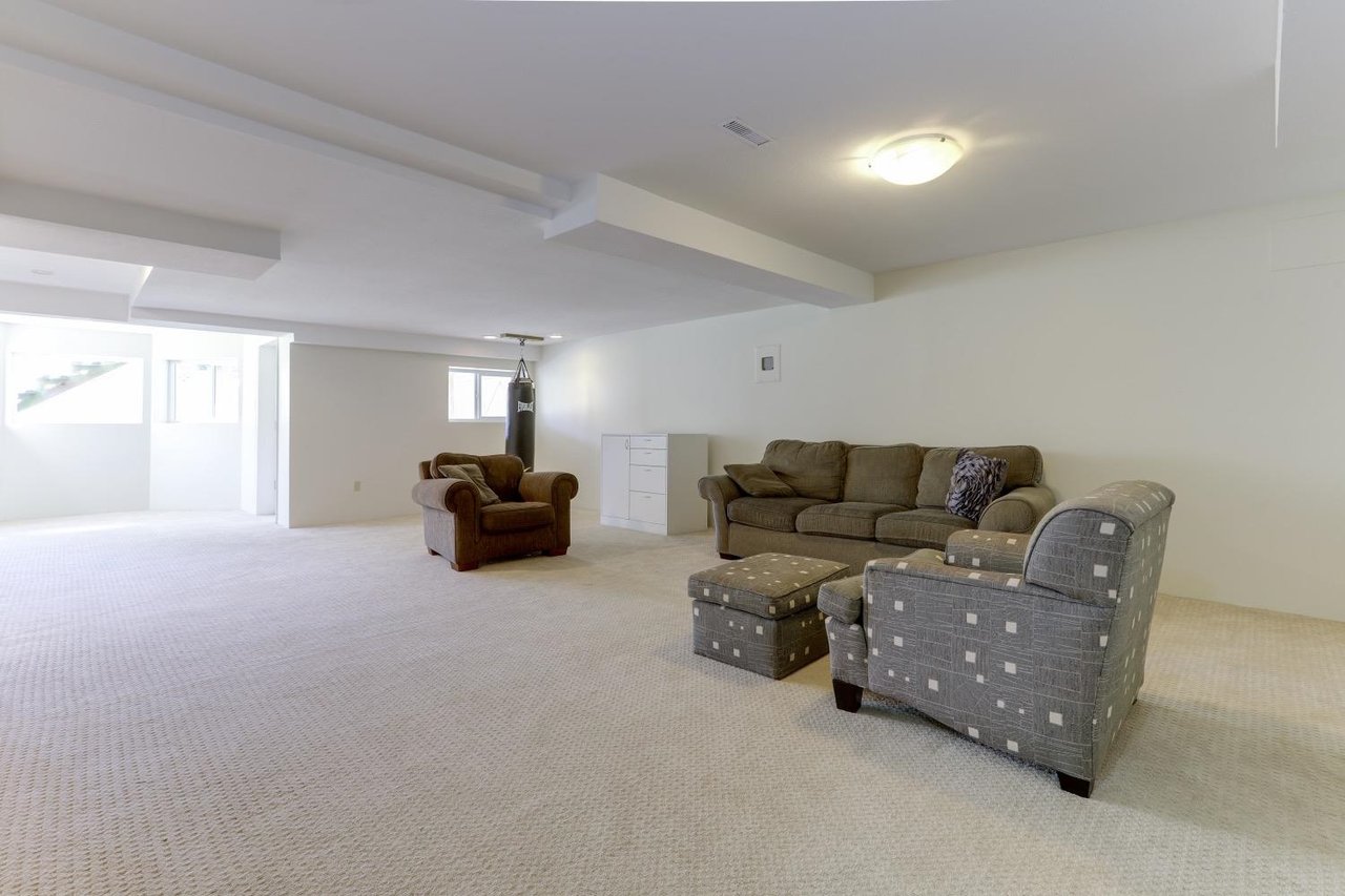 1236 Kensington Pl