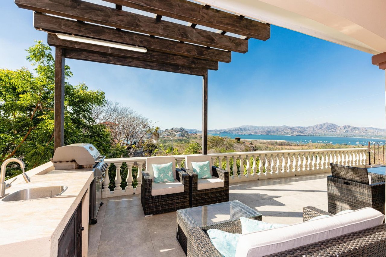 Luxury 6 BR Villa in Flamingo, Incredible Views | Starting At $1,350.00 Daily