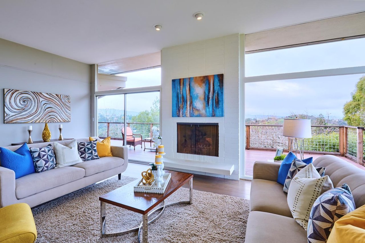 12698 La Cresta Drive