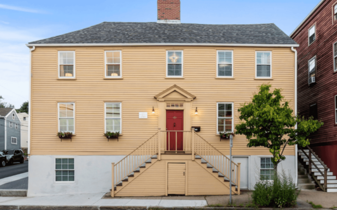 What to Consider When Eyeing a Charming Home in Historic Districts