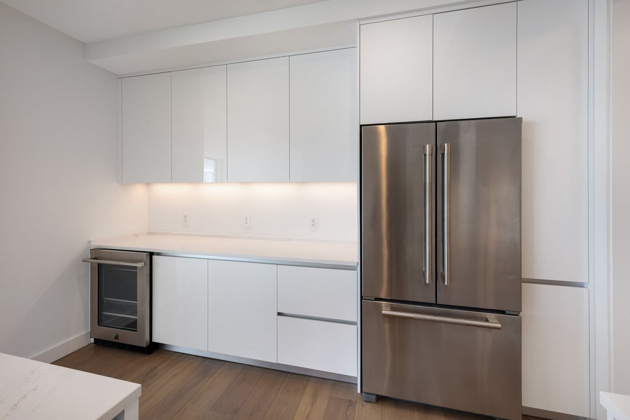 301 Quay Commons, #811