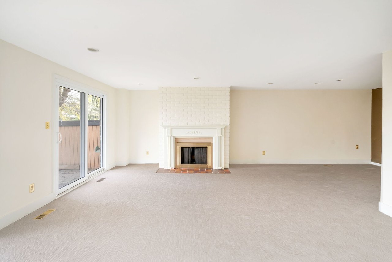 BAYVIEW VILLAGE TOWNHOME