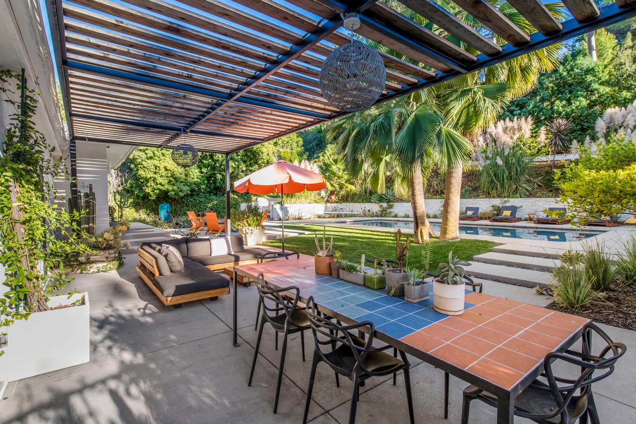 3315 Laurel Canyon Blvd