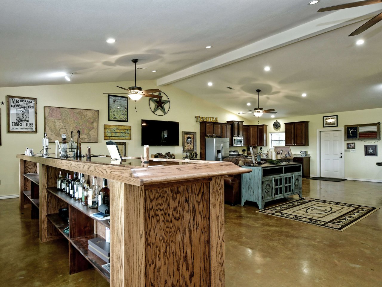 1138 Skyline Dr