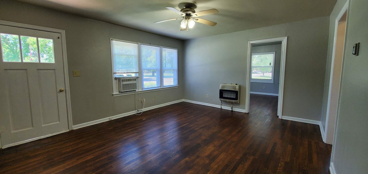 1030 W Wood